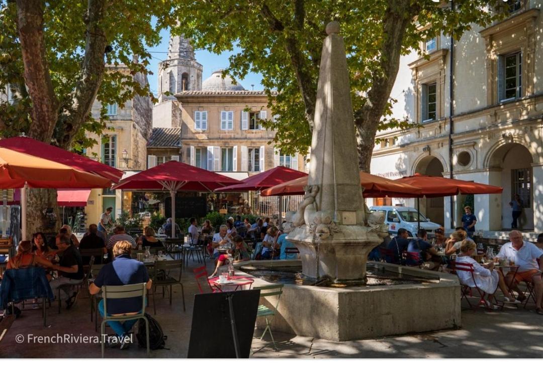 Bel Appartement 2 Chambres Au Coeur Du Village Eyragues Εξωτερικό φωτογραφία